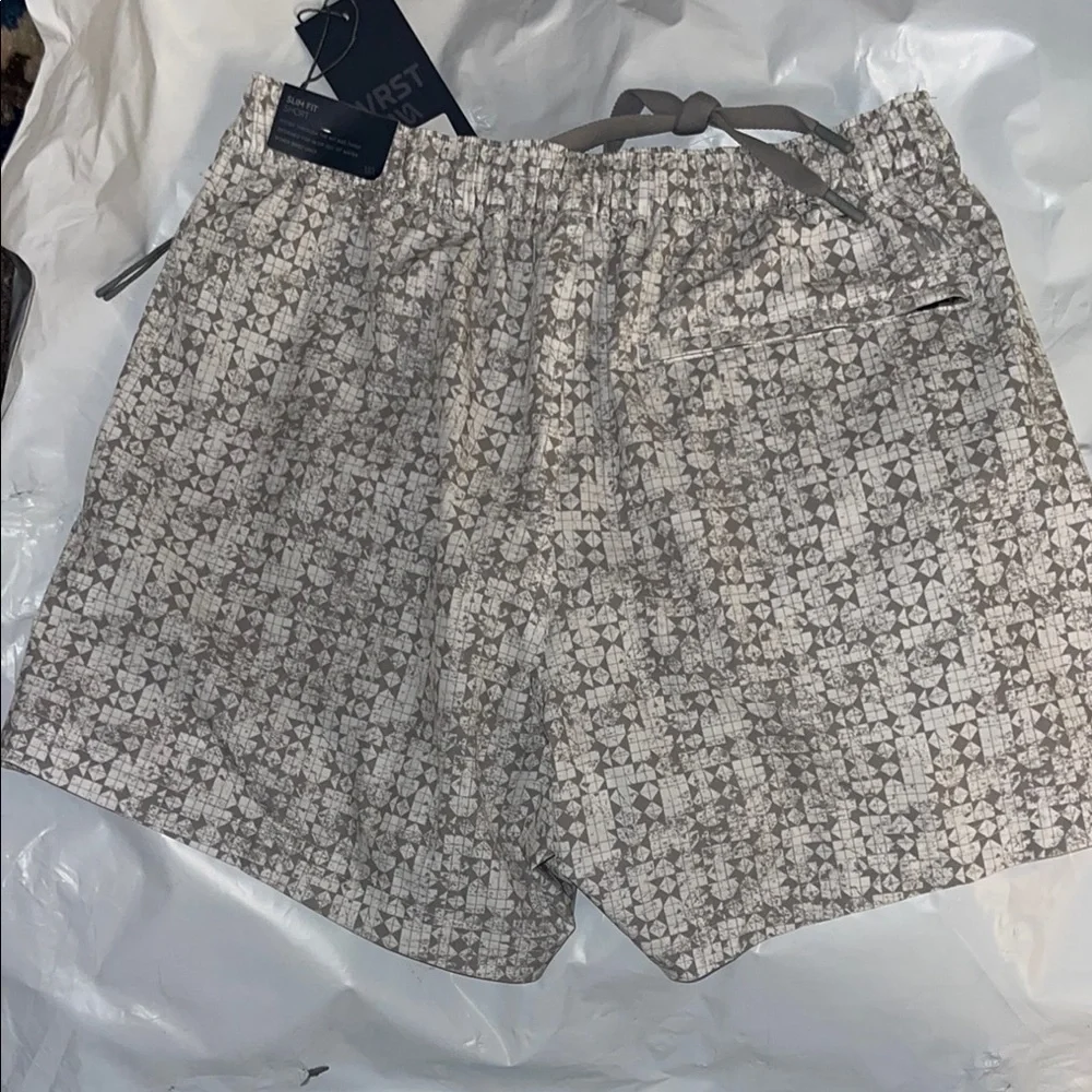 VRST Men's 5" Resort Short in White/Silver Stamped Geo print - Picture 3 of 5